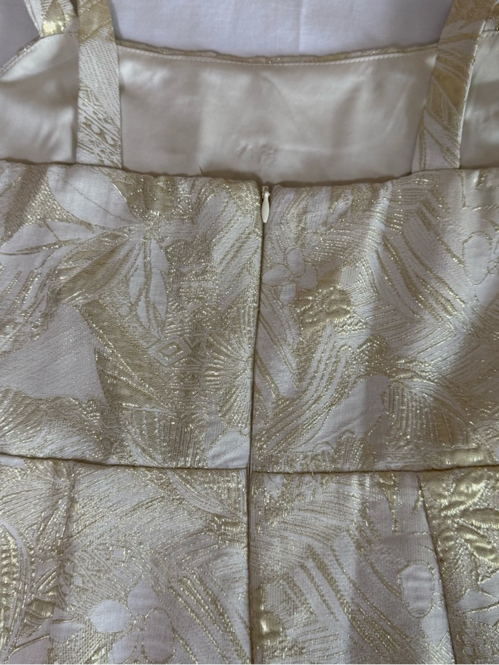 NWT Lulu’s Shine for Us Cream Gold Metallic Tropical Jacquard Mini Dress Size M - Picture 7 of 8